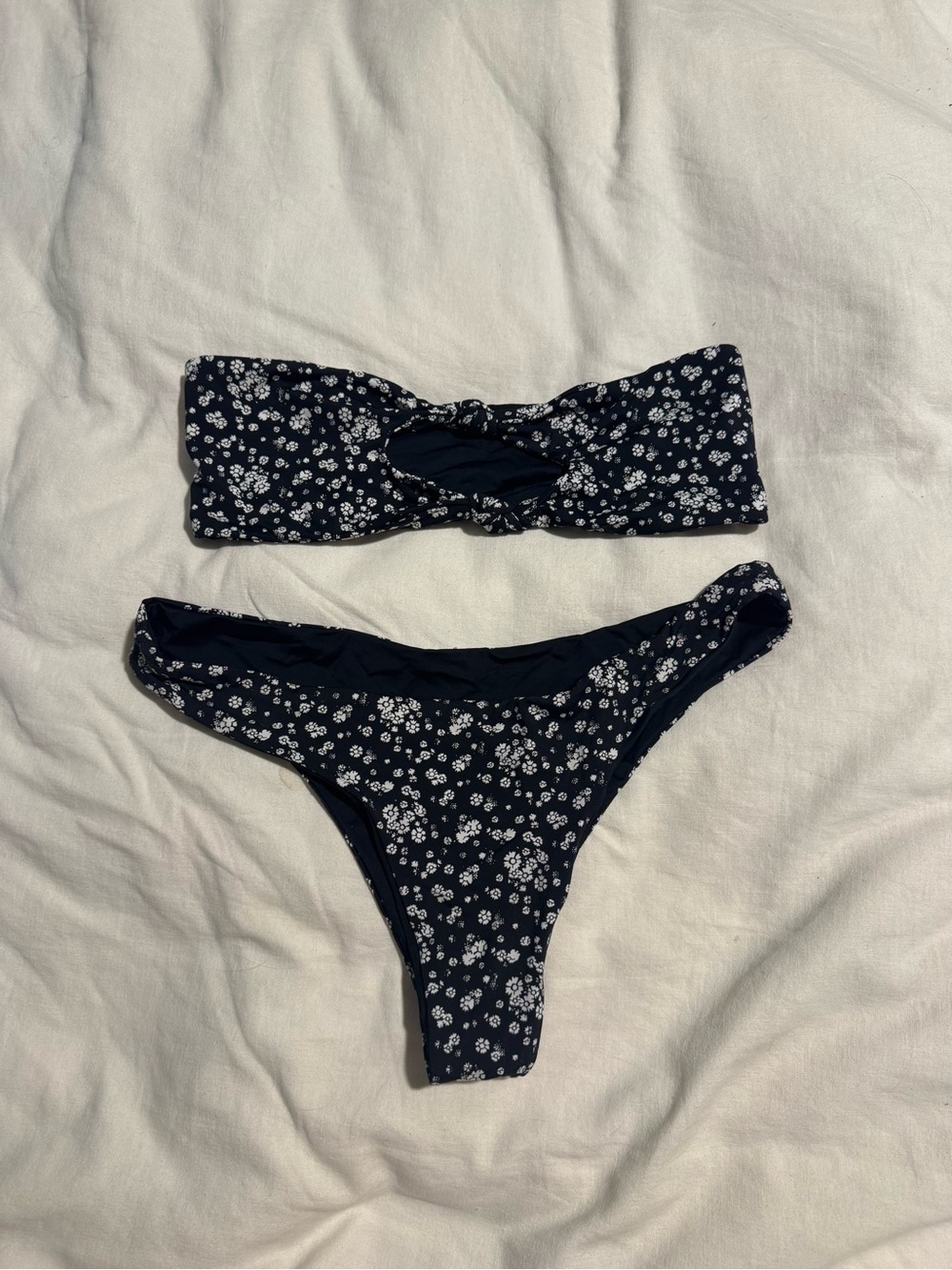 Dippin’ Daisy’s Bikini Small Top Medium Bottom